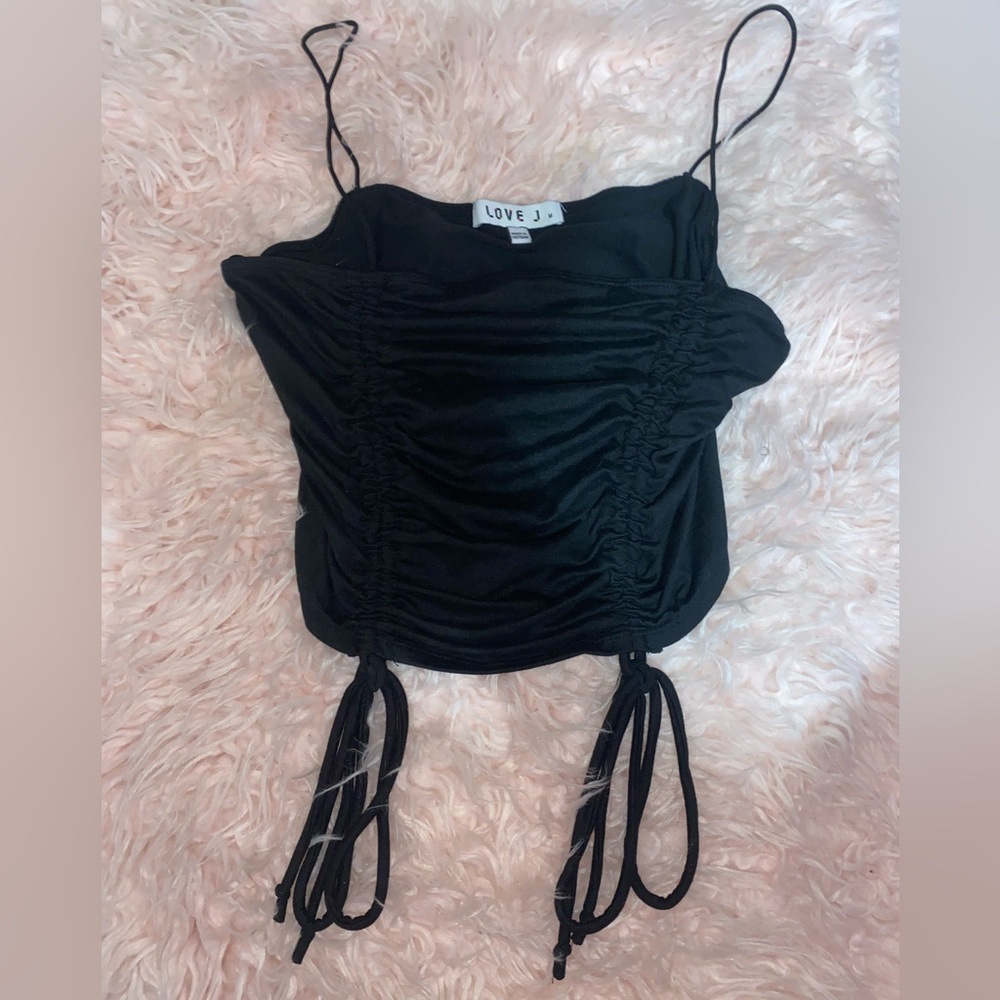 BLACK CROP TOP
